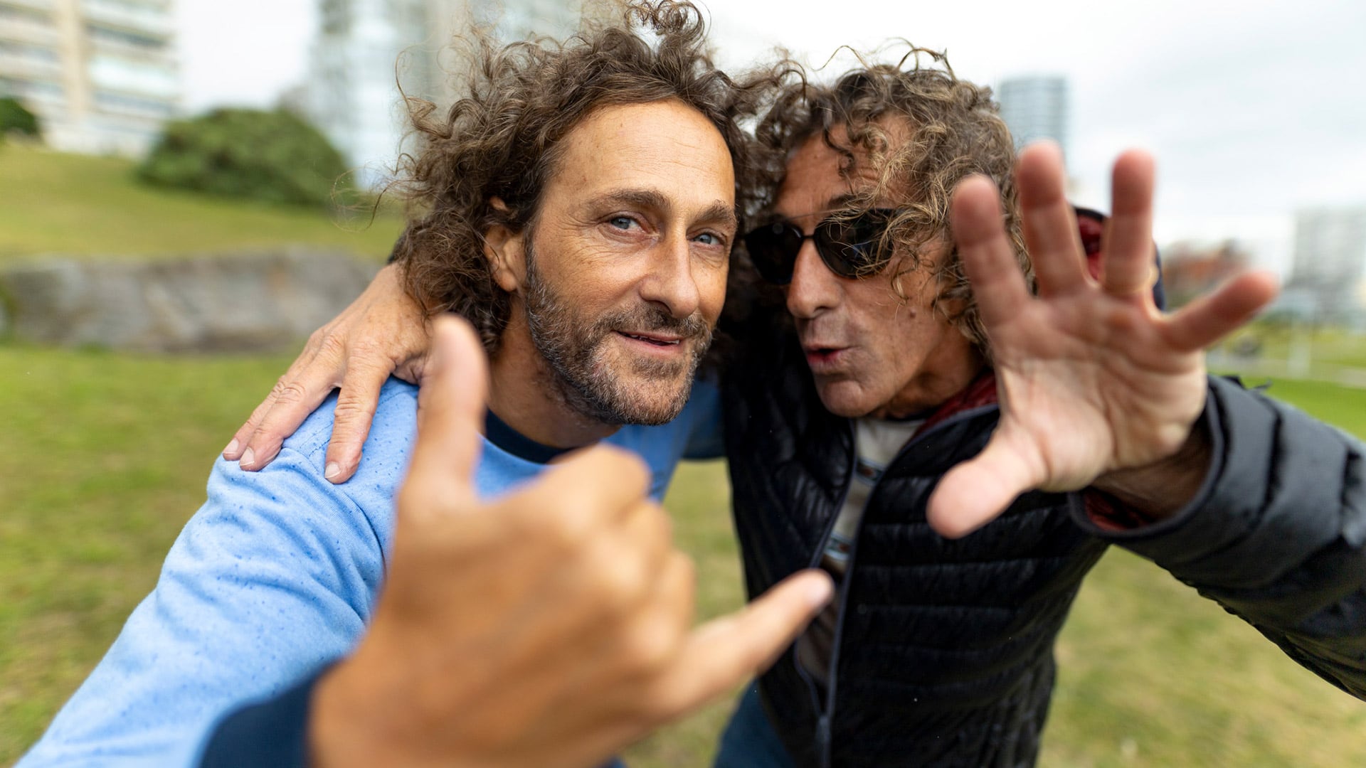 Eugenio Weinbaum y Culini Weinbaum, populares conductores de MDQ, protagonizaron un rescate de alto riesgo en Mar del Plata durante la grabación de su emblemático programa