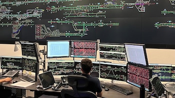 Adif defiende que tiene en Barcelona el "mejor" software del mercado aunque no hay plan B si este cae