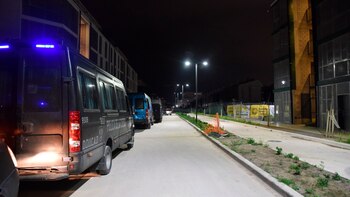 Móviles policiales en la zona