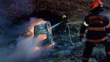 Bomberos sofocan las llamas de