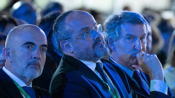Feijóo se vuelca en Cataluña para reforzar su partido y aprovechar los recelos que genera el "viacrucis" de Sánchez