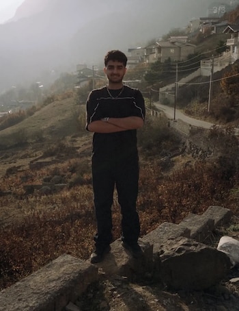 Sorena Golgoon, de 18 años,