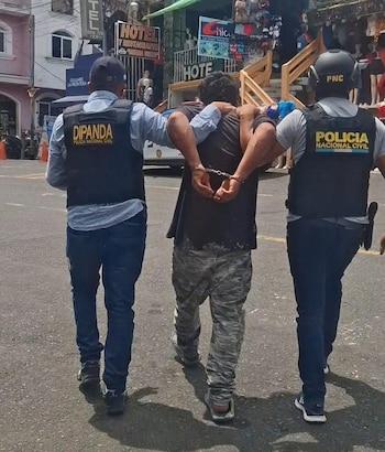 27 ciudadanos salvadoreños fueron expulsados del país por su vinculación con delitos graves, mientras que otros 26 permanecen cumpliendo condenas en Guatemala. (Cortesía: PNC de Guatemala)