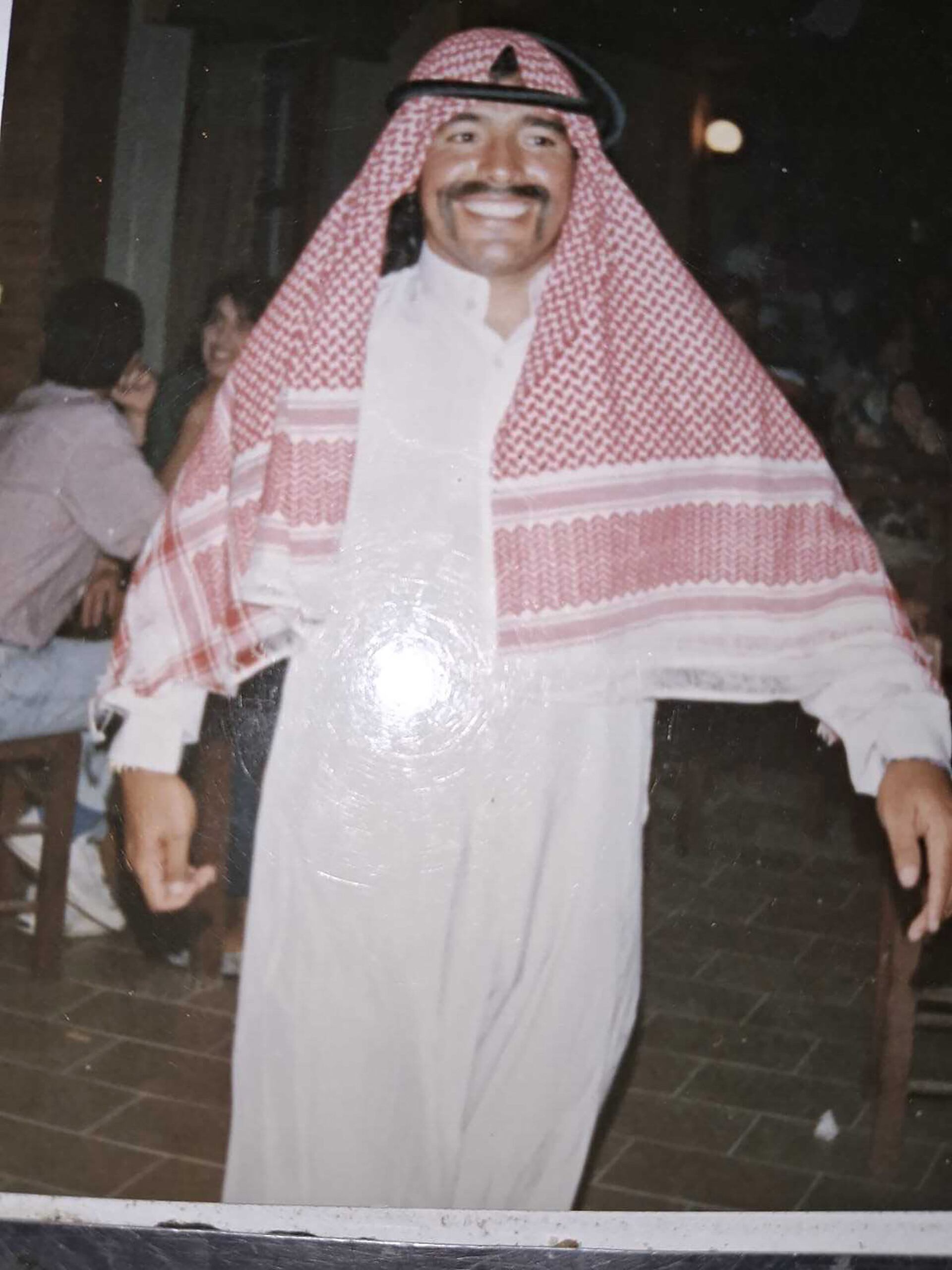 Maradona disfrazado de jeque árabe durante un carnaval en Marisol