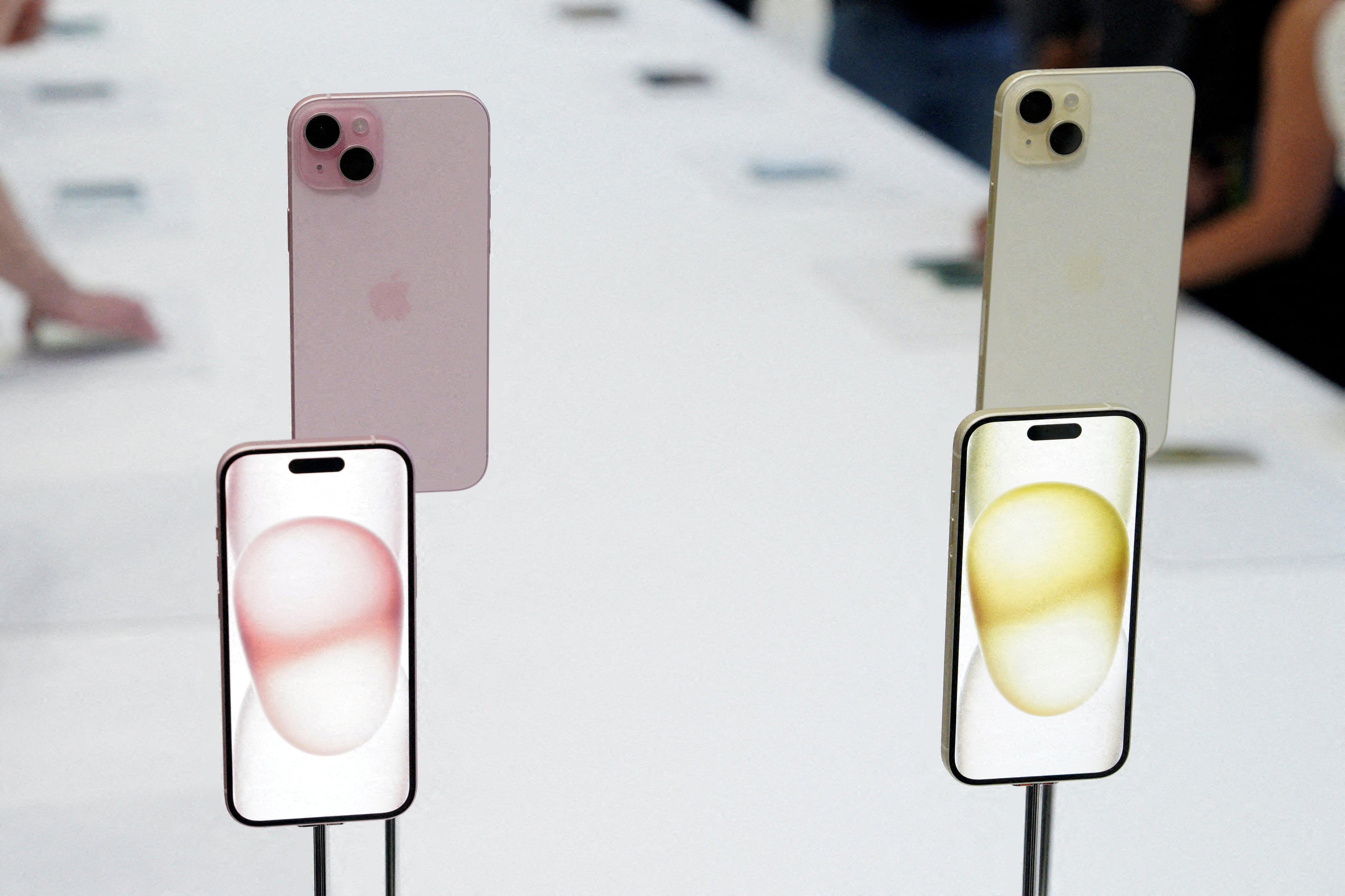 El iPhone 15 es más económico por haber salido hace dos años. (Foto: REUTERS/Loren Elliott/File Photo)