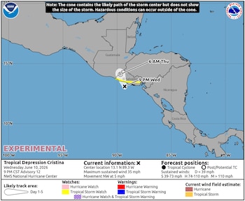 El MARN reportó que el fenómeno se desplaza al noroeste a 7 km/h y, según el último boletín del NHC, podría entrar al país durante la madrugada del jueves (Cortesía MARN)