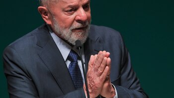 Lula dice que no conversa