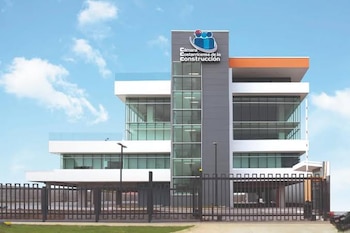 La licitación del Hospital Tony Facio quedó desierta porque las empresas rechazan asumir durante años riesgos como la variación del dólar, la inflación y el encarecimiento del acero y de equipos médicos. (Imagen de cortesía)