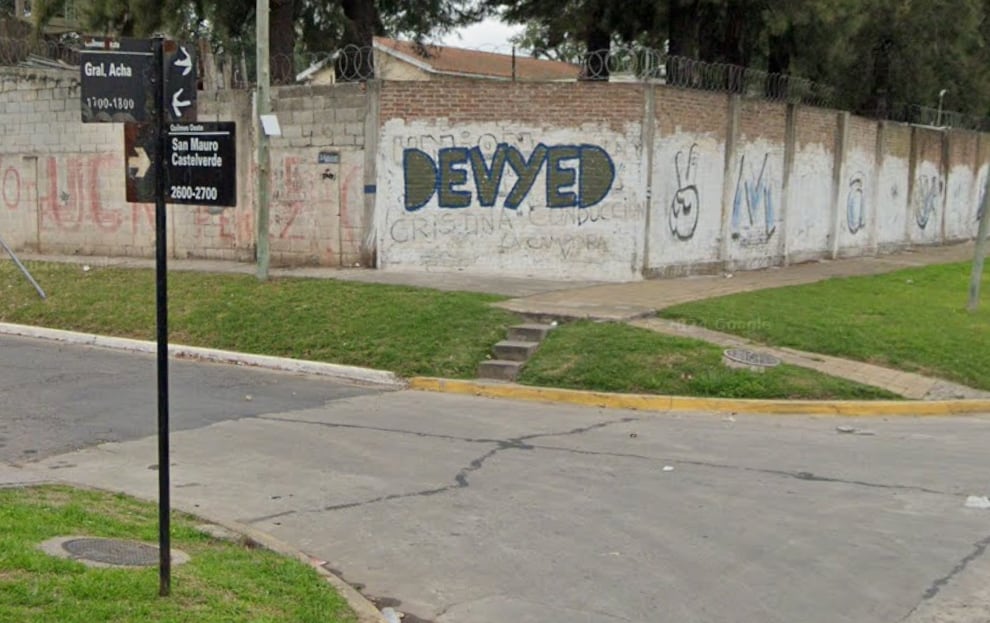 Los dos ladrones llegaron en moto