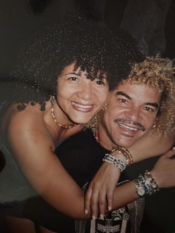 La imagen de Valderrama trascendió fronteras y se convirtió en una marca registrada, inspirando homenajes y consolidando su legado en la historia del fútbol internacional - crédito pibevalderramap / Instagram