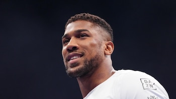 El boxeador Anthony Joshua sufre