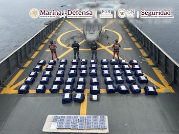 Autoridades de la Semar y