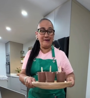 Así se hacen los paletas con capa gruesa de chocolatina - crédito @lamama.delasrecetas/IG