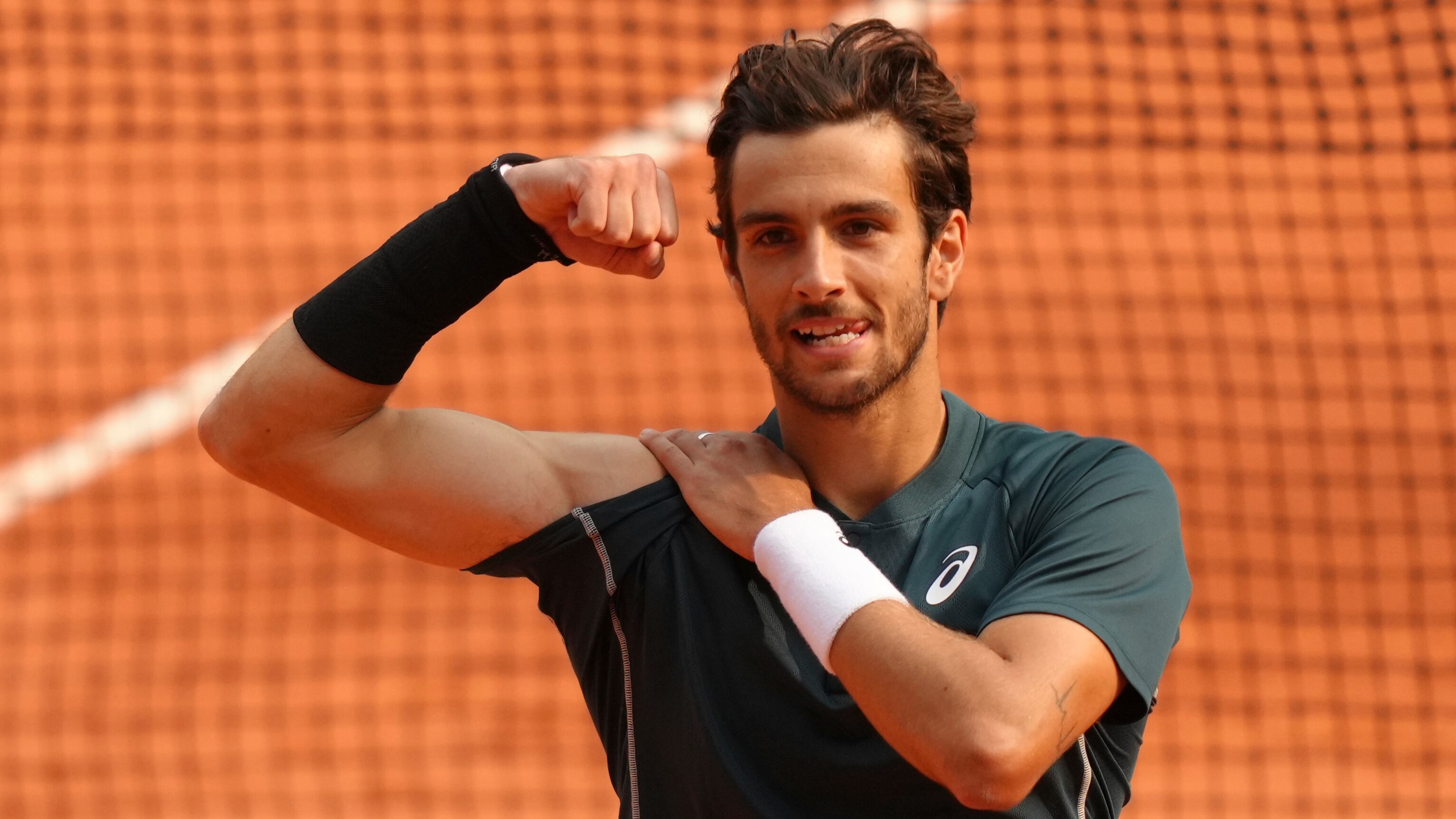 El tenista italiano Lorenzo Musetti (AP Foto/Aurelien Morissard)