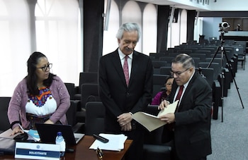 El caso contra Jose Rubén Zamora incluyó acusaciones por ocultar el origen de Q300.000, obstrucción a la justicia y uso de documentos falsificados, en un proceso que impactó a elPeriódico y la libertad de prensa en Guatemala.