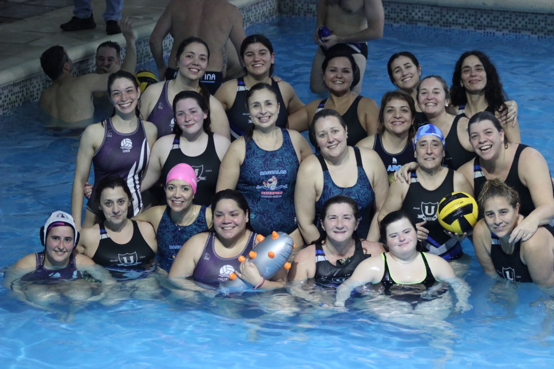 Los equipos invitados adaptaron su nivel de juego a un encuentro recreativo y mixto, una condición central del Waterpolo Master 2026.