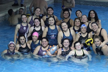 Mayores de 50, comunidad y competición: el costado social del Waterpolo Master 2026 que reunió varias generaciones en Rosario