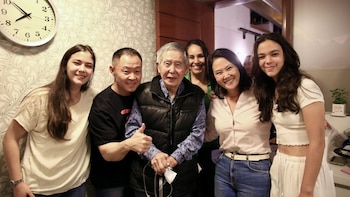 Alberto Fujimori junto a sus