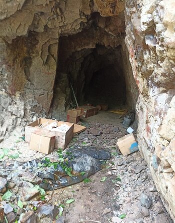 Al interior de una cueva