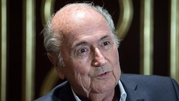 Blatter: "Ha llegado el momento de que una mujer asuma el liderazgo de la FIFA"