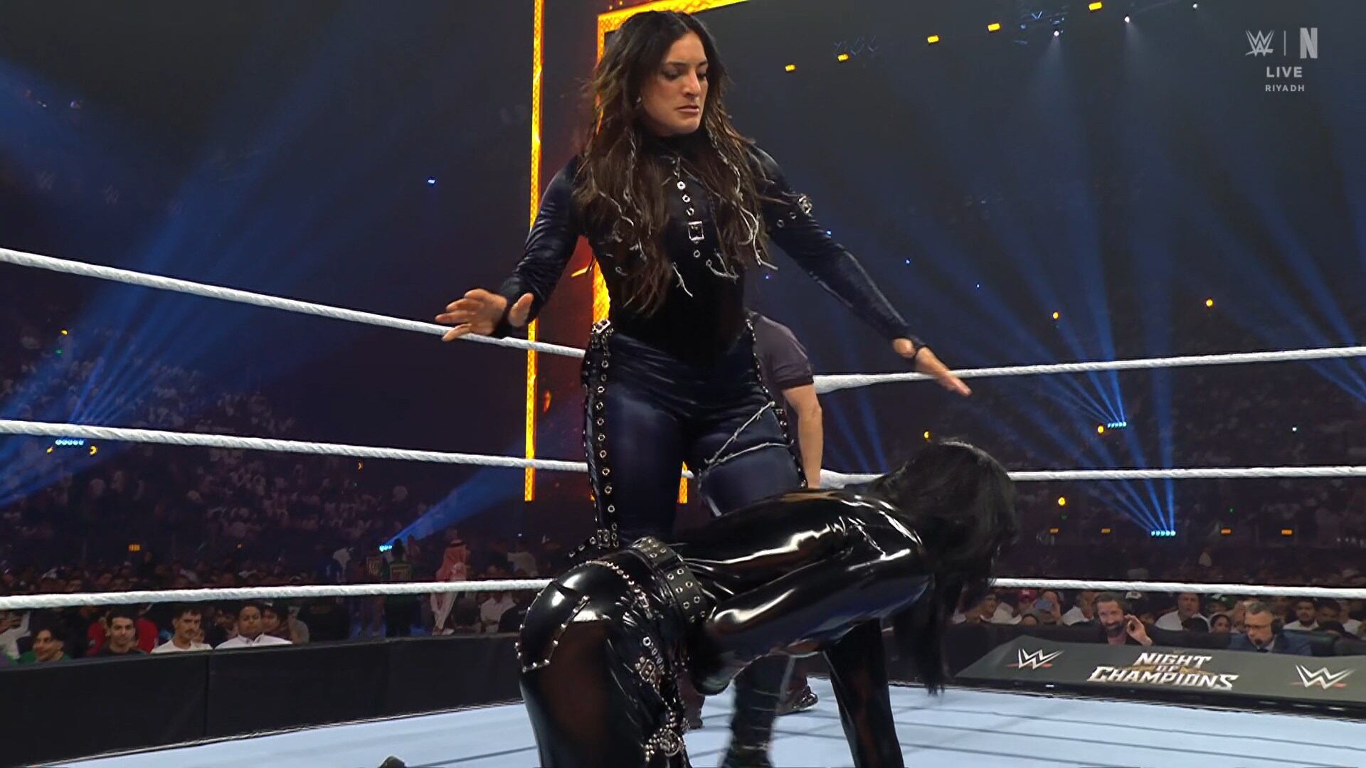 Raquel no bajó la guardia y buscó capitalizar el caos. (Captura de pantalla)