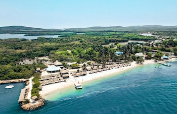 La Alcaldía de Cartagena ordenó el cierre temporal del hotel Fénix Beach en Tierrabomba por el homicidio de alias El Patrón - crédito Booking