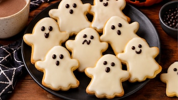 Prepare creativas galletas de Halloween con esta económica receta que le rinde para toda la familia