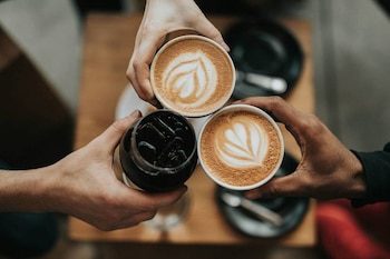 La combinación de tradición, creatividad y una comunidad entusiasta coloca a Los Ángeles en el centro de la conversación sobre las mejores experiencias de café del país (Secret Los Angeles)