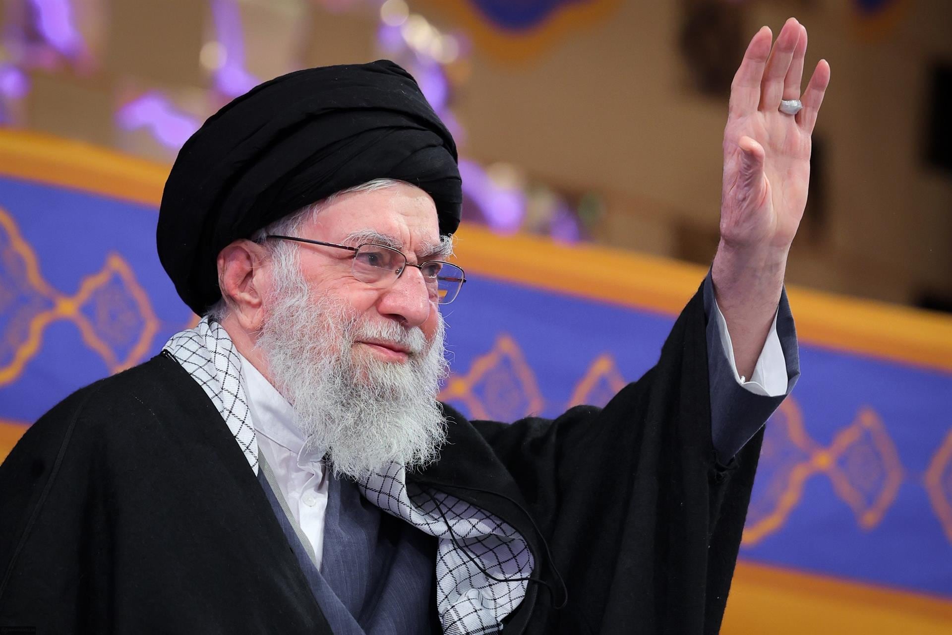 Jamenei denuncia que Trump instiga las protestas con las manos manchadas «de la sangre de mil iraníes»