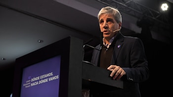 Caputo defendió el rumbo económico y anticipó: “Por primera vez, la economía se va a llevar puesta a la política en el año electoral”