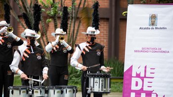 ‘Tamborada’ en lugar de alborada,