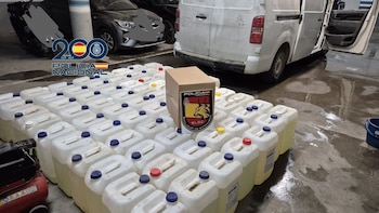 La Policía interviene 2.250 litros de combustible destinados a abastecer narcolanchas