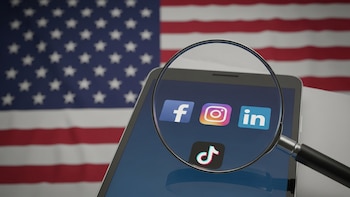 Estados Unidos revisará redes sociales para otorgar residencia permanente, visas laborales o de estudio