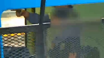 Así detuvieron al hombre armado que tomó de rehén a una mujer en la estación de trenes de Temperley