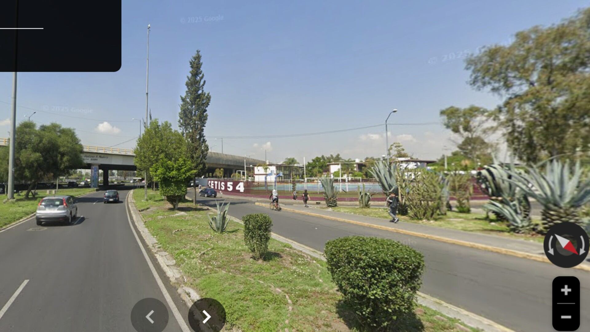 En el Cetis 54, ubicado en San Juan de Aragón, cerca del metro Villa de Aragón, de la la Línea B en la alcaldía GAM (CDMX) se le ecnontró a un alumno de 16 años un arma de fuego Foto: Maps