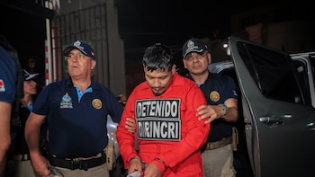 Silencio absoluto, lágrimas y cumplimiento