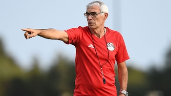 Héctor Cúper ya tiene un equipo interesado tras su salida de Universitario: la selección que lo busca para reemplazar a su extécnico