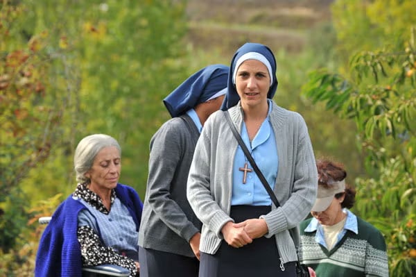 Malena Alterio, la sobrina monja que quiere convencer a Flora de que estará mejor viviendo en una residencia