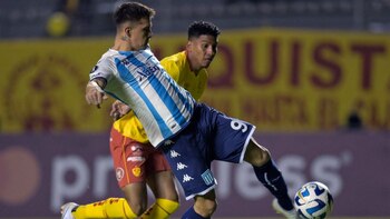 Racing sorprendió a Aucas, lo venció 2-1 en Ecuador y quedó a un paso de los octavos de final de la Copa Libertadores