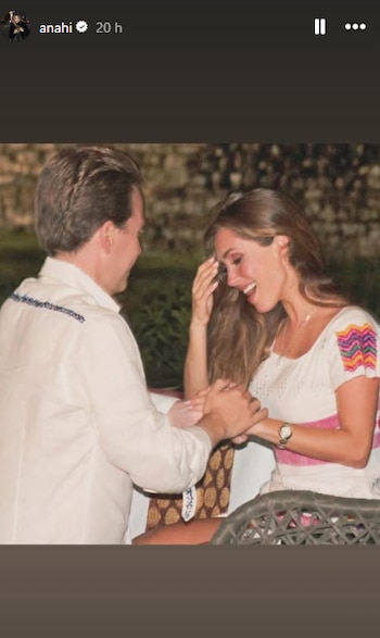 Anahí revela fotos de cuando el político Manuel Velasco le pidió matrimonio
