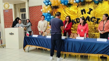 Los certificadops fueron de primaria, secundaria y bachillerato Foto: SSC CDMX