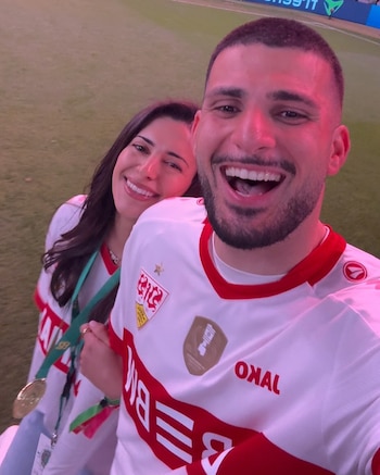 Deniz Undav y su esposa Tanja, quien fue clave para mantener la dieta saludable del goleador alemán (@tanjaundav)