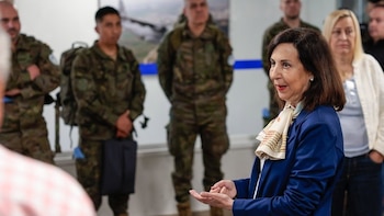 Robles despide a los militares del contingente BRILIB XLV que relevan a sus compañeros en la misión de paz en Líbano