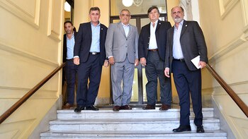 Los dirigentes de la Mesa