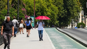 Vientos de más de 70 km/h, olas y más de 38ºC ponen en aviso a Andalucía, Baleares y Extremadura