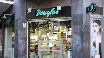 Douglas recorta su beneficio un 89% en sus primeros nueve meses, hasta 17,6 millones, y confirma previsiones