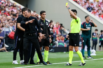 El Cholo Simeone respondió al cuestionamiento de Mourinho luego del derbi madrileño (EFE/ Ballesteros)