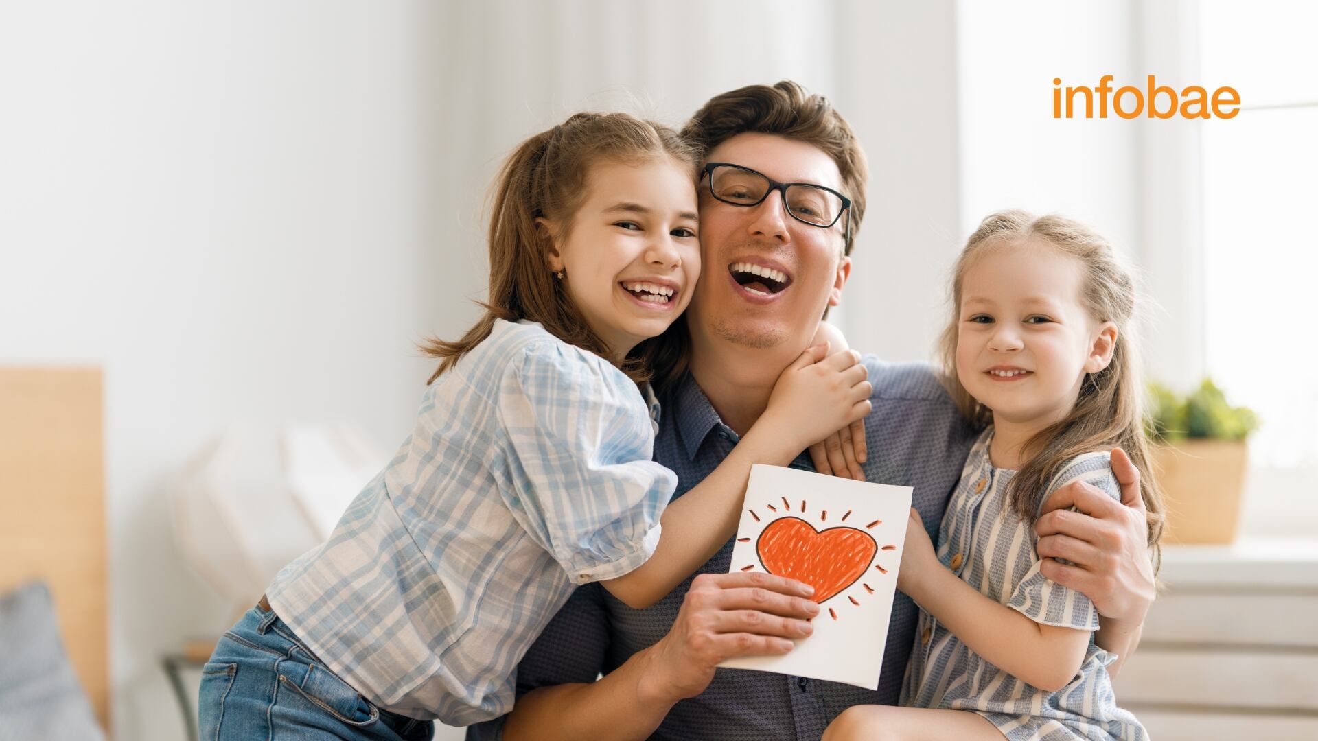 Celebremos también este día con unión familiar y haciendo feliz al papá que tenemos en casa