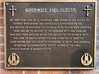 En el cementerio de Salem,