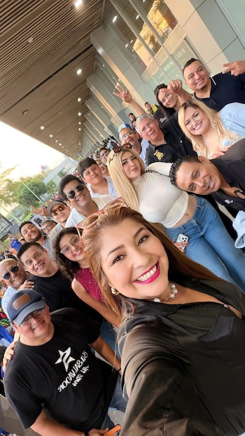 El fenómeno se intensifica con una mezcla única de emociones públicas, figuras internacionales y mensajes que reafirman el papel de la agrupación en la identidad cultural (Foto cortesía Internacional Orquesta Canela)